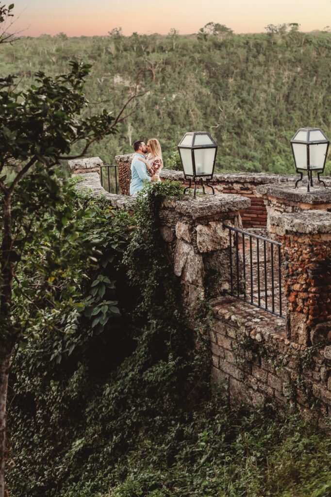 ENGAGEMENT PHOTOSHOOT AT ALTOS DE CHAVON